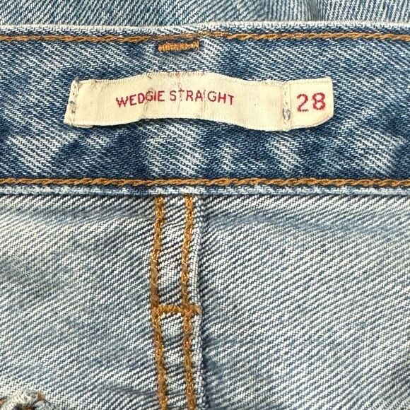 Levi Strauss Wedgie Straight Distressed Jeans Women’s 28 - Picture 3 of 5